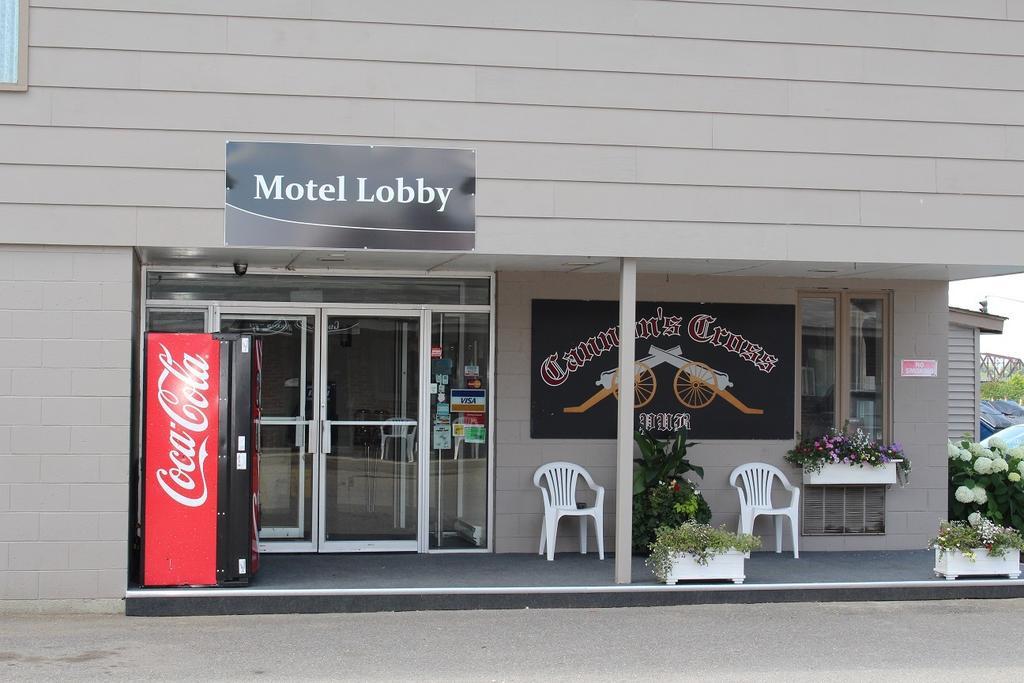 The Fort Nashwaak Motel Fredericton Exterior photo